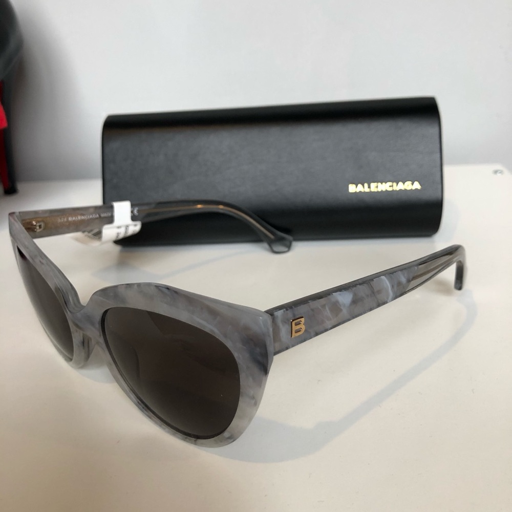 Balenciaga Sunglasses - Picture 3 of 3